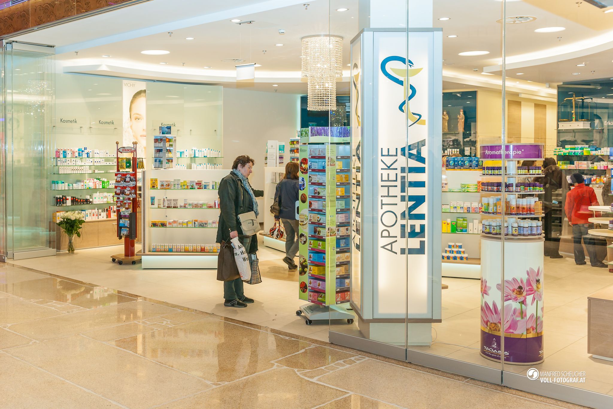 Klicken Sie, um zu den Öffnungszeiten der Apotheke zu gelangen